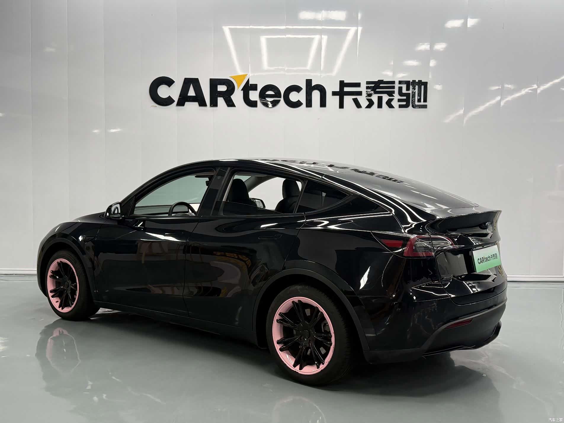 Tesla Model Y, 2023 16