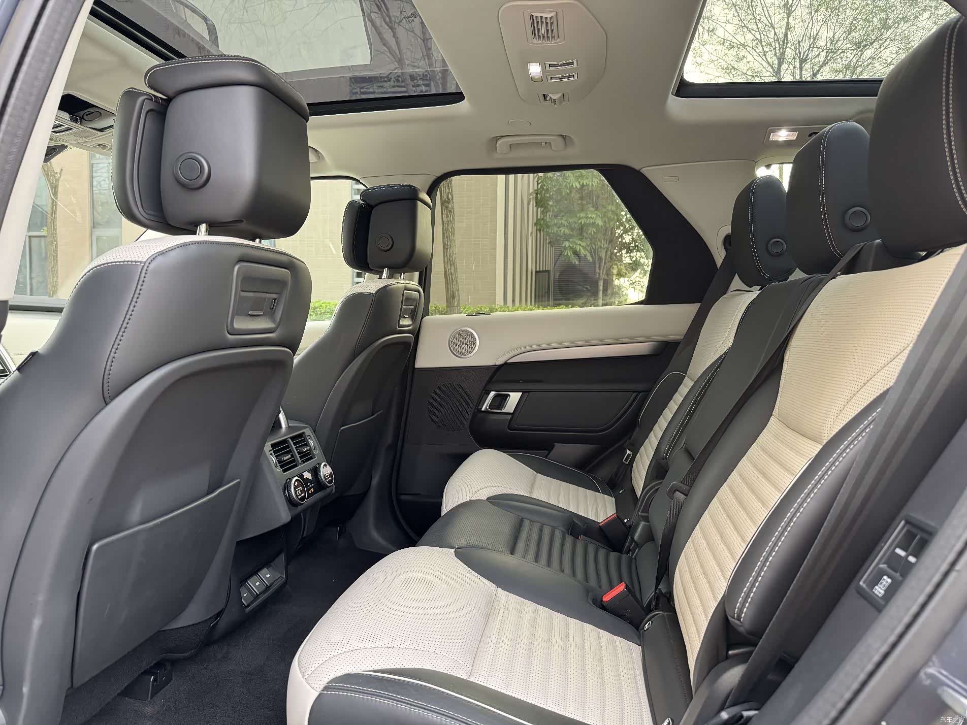Land Rover Discovery, 2024 10