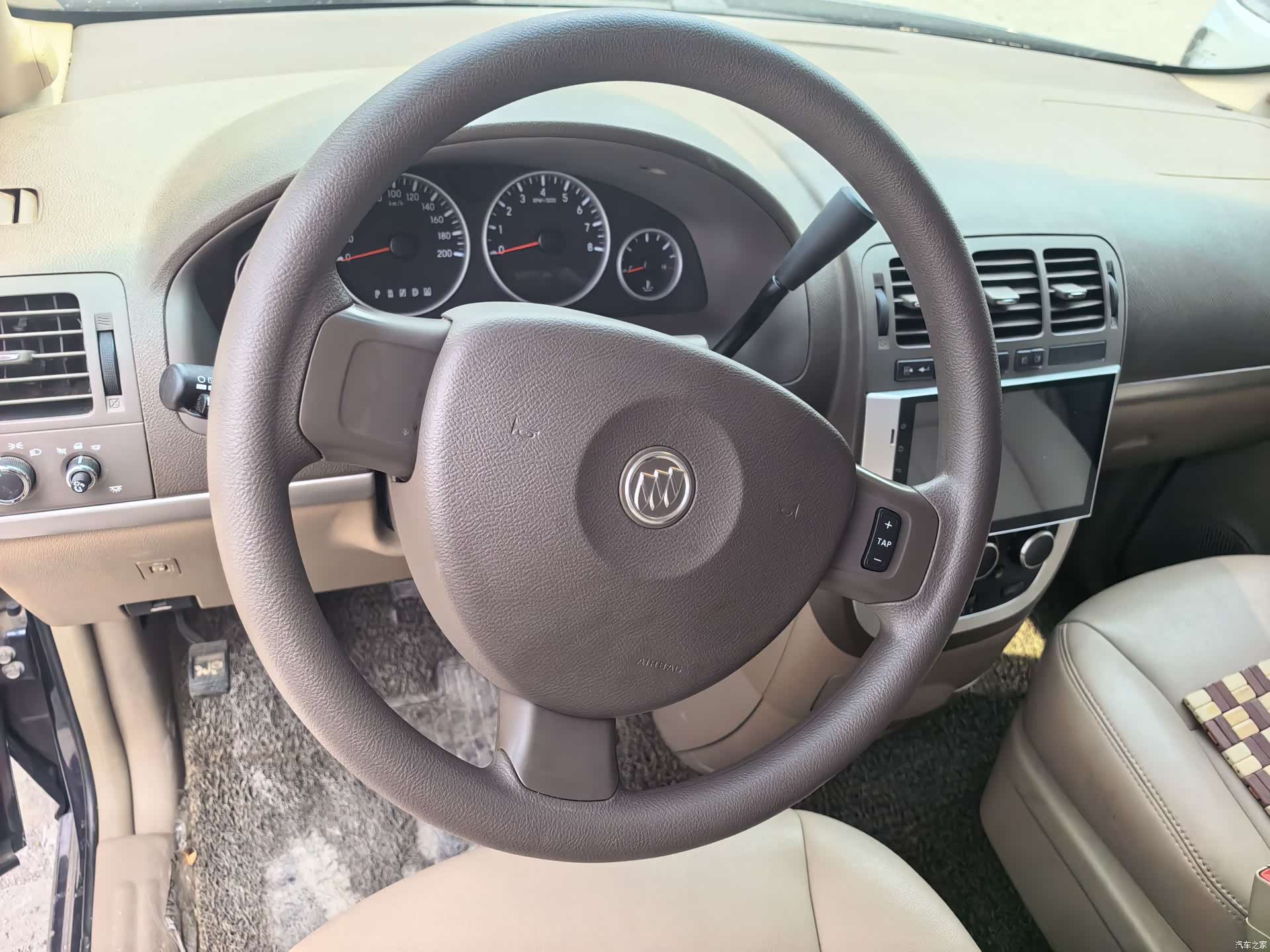 Buick GL8, 2017 10