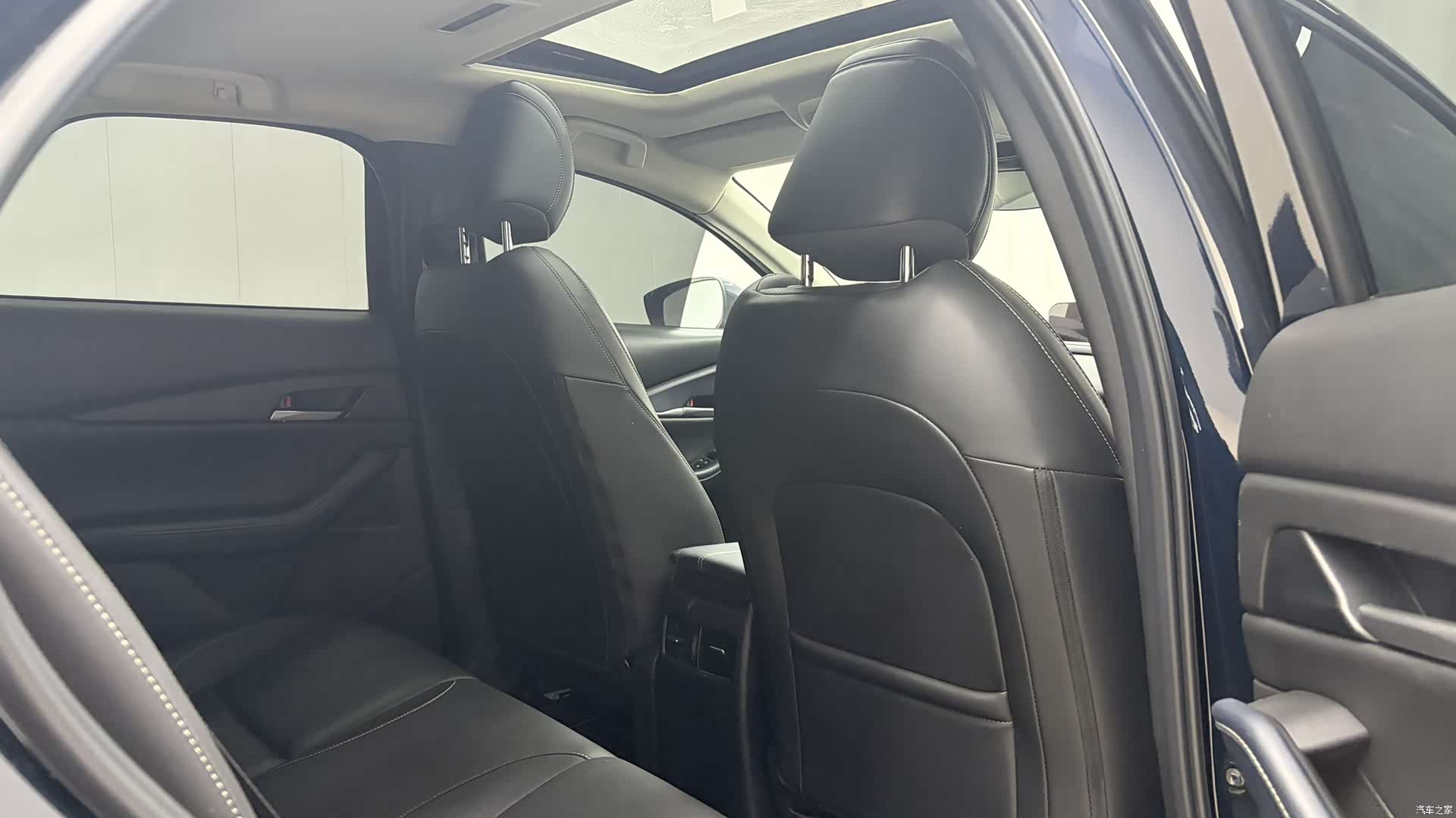 Mazda CX-30, 2022 21