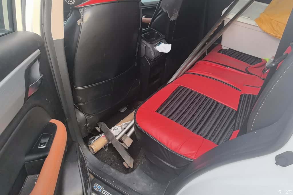 Geely X6, 2021 11