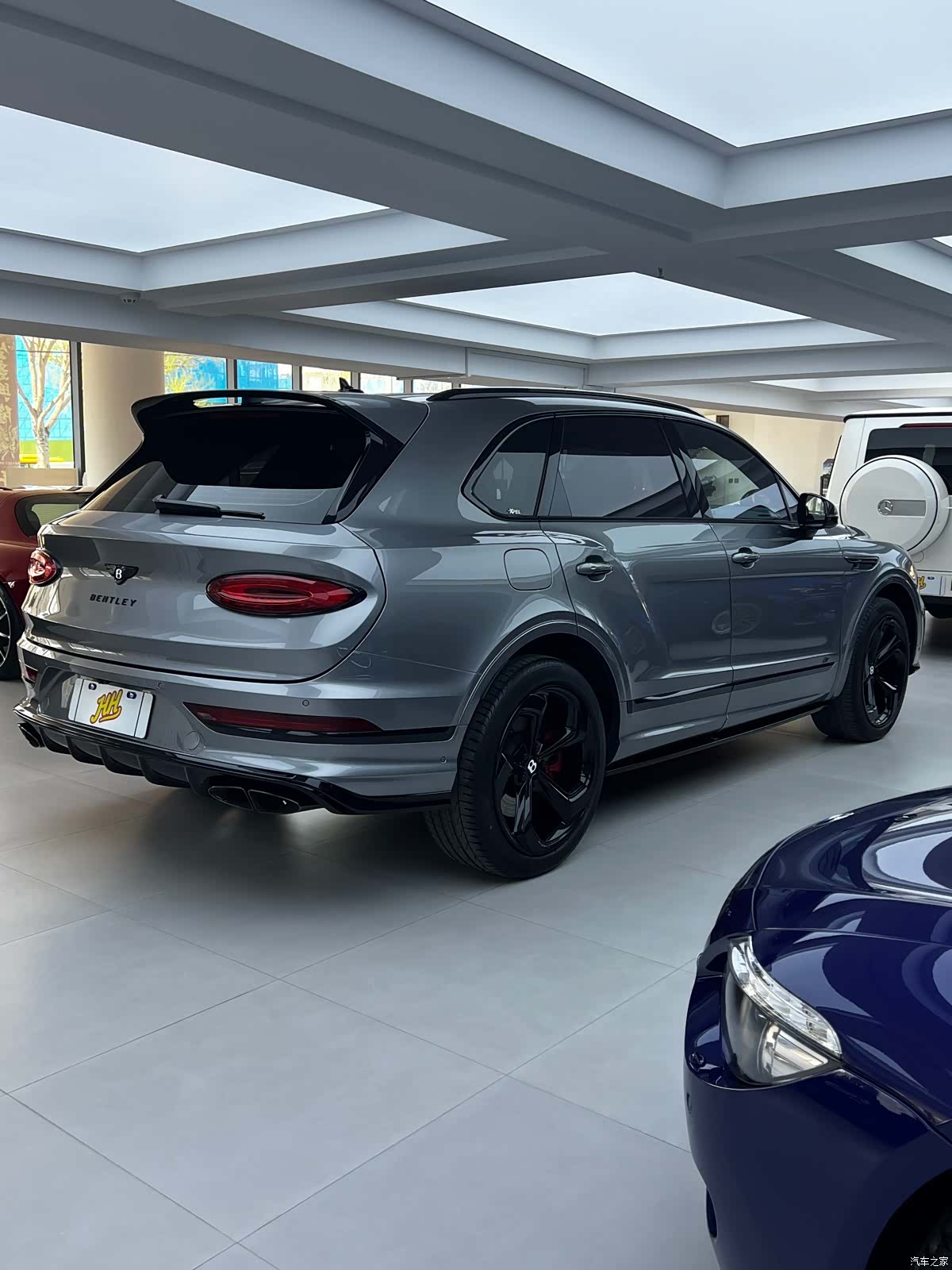 Bentley Bentayga, 2022 20