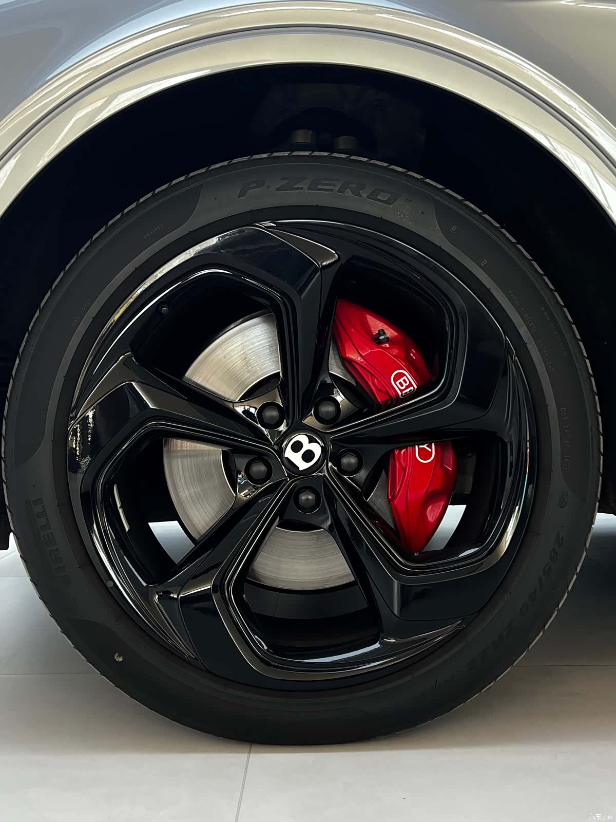 Bentley Bentayga, 2022 32
