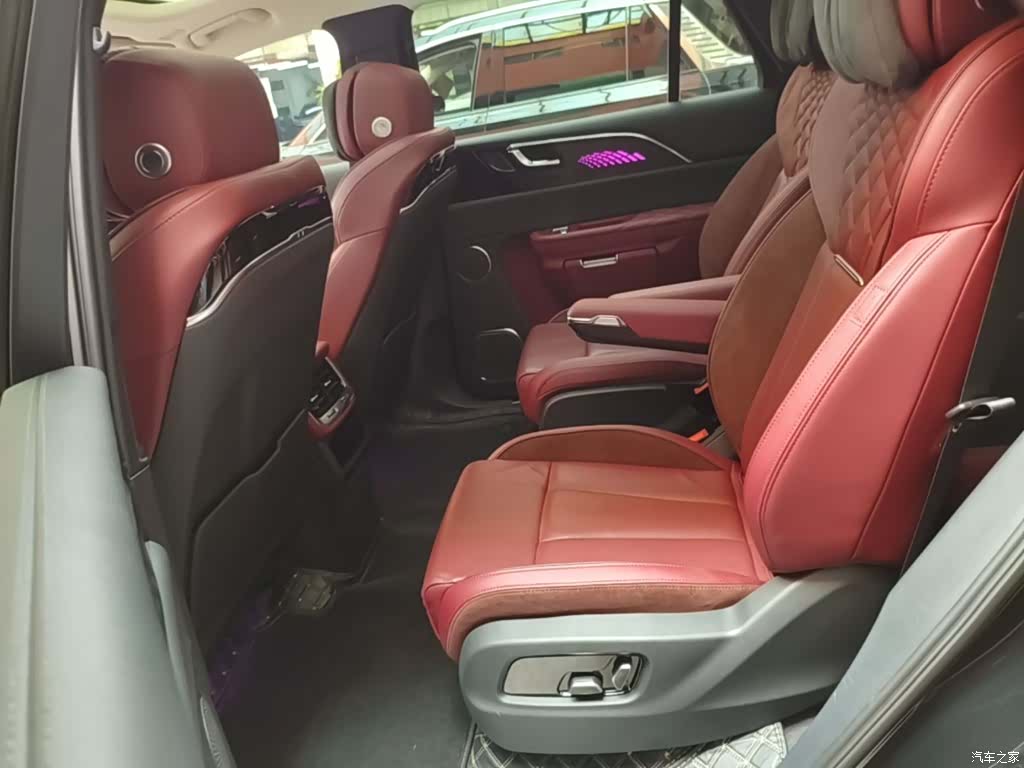Hongqi E-HS9, 2023 17