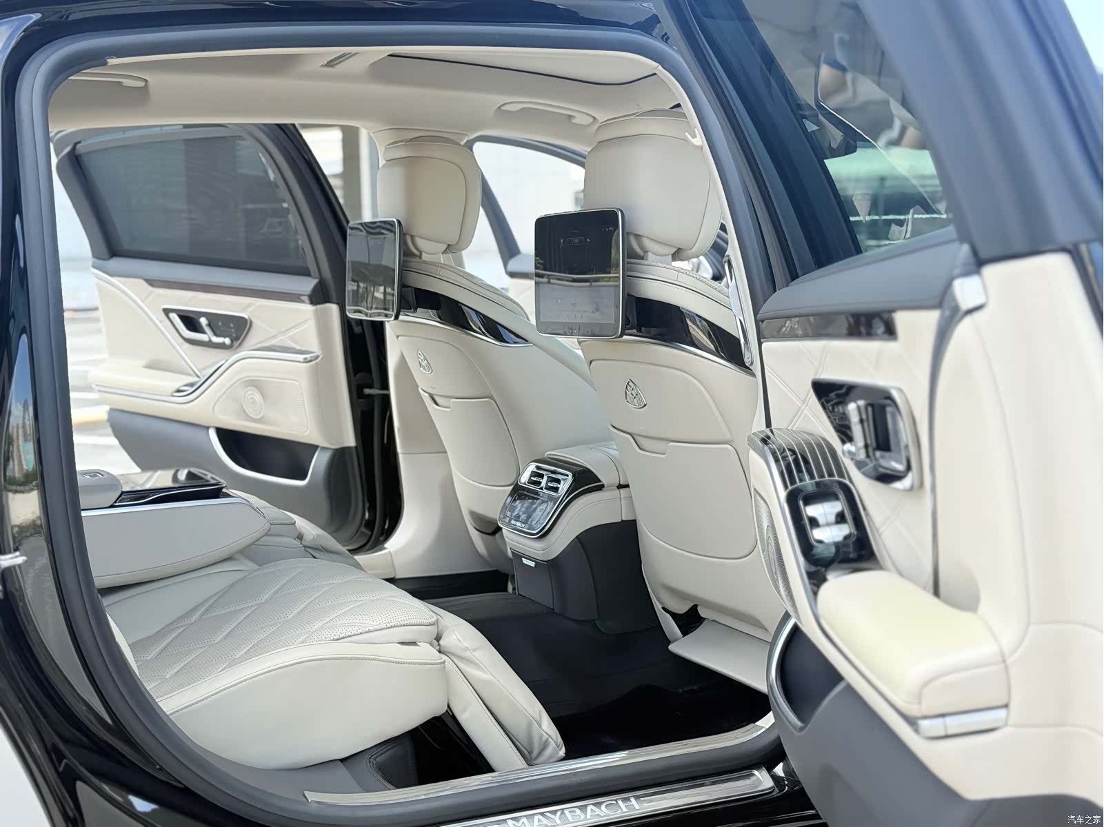 Maybach S-Class, 2022 7