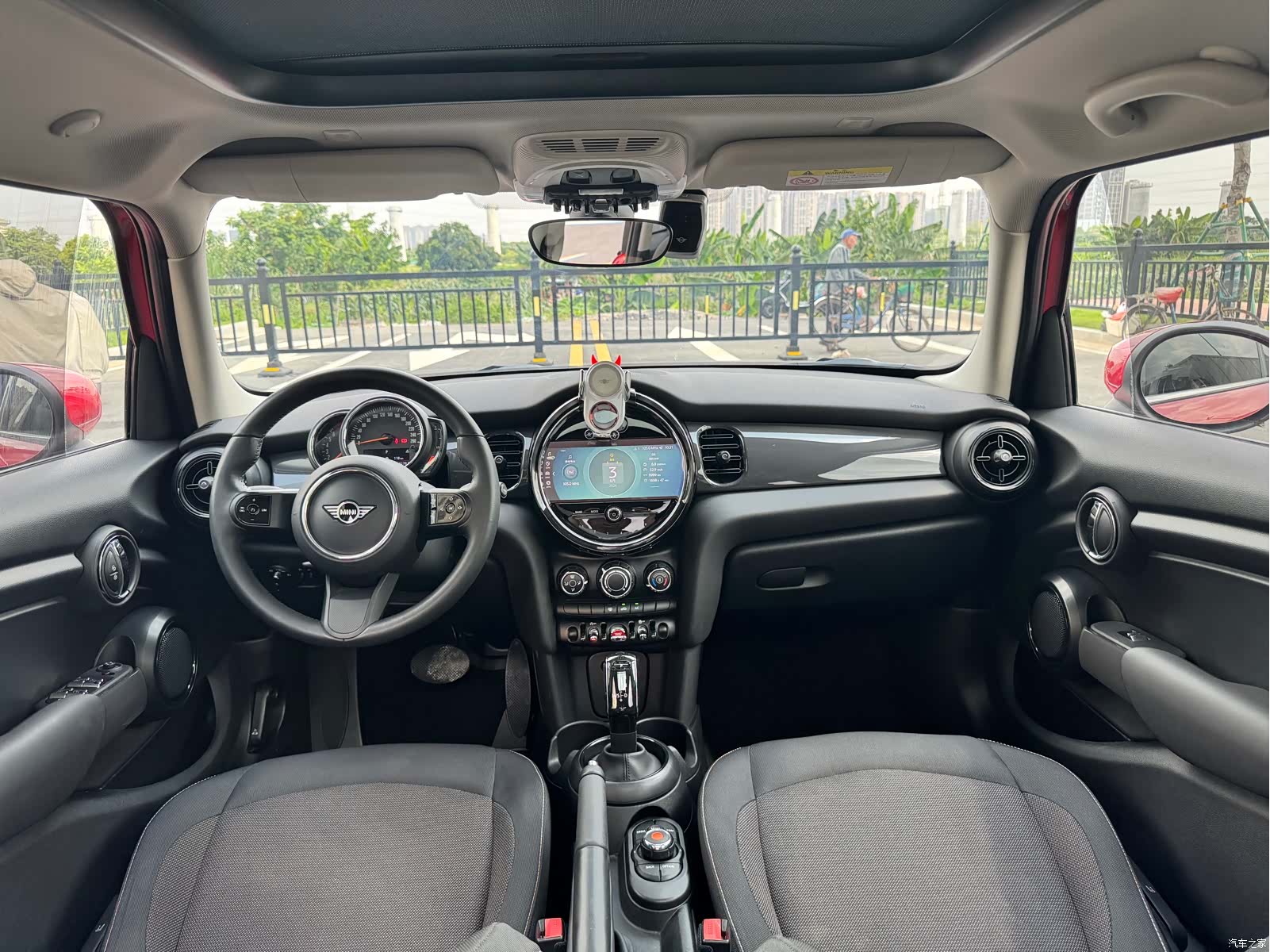 Mini ONE, 2023 9