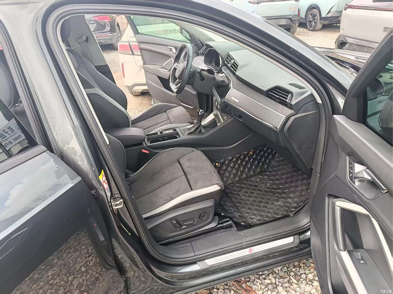 Audi Q3, 2023 13