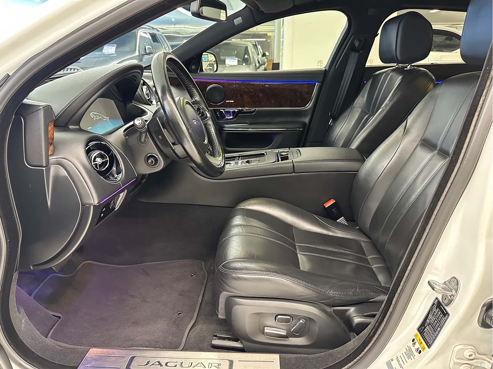 Jaguar XJ, 2016 9