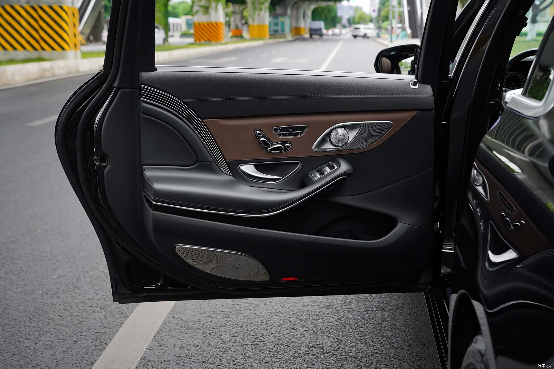 Maybach S-Class, 2019 15