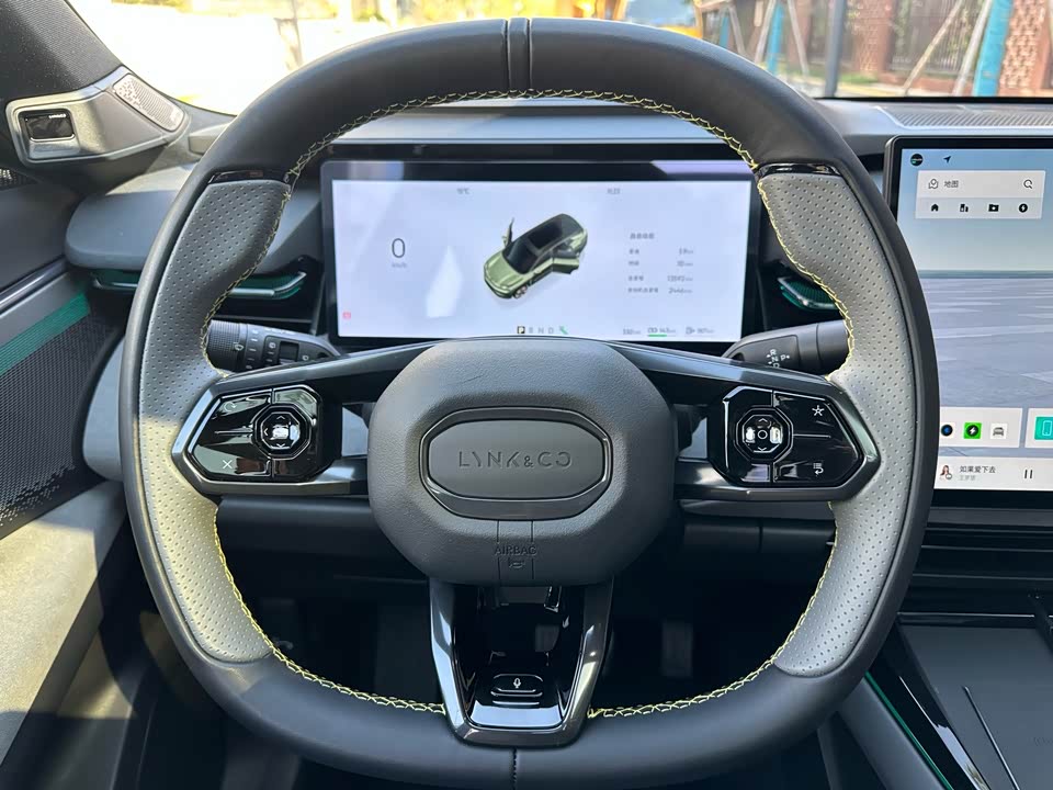 Lynk & Co 08 EM-P