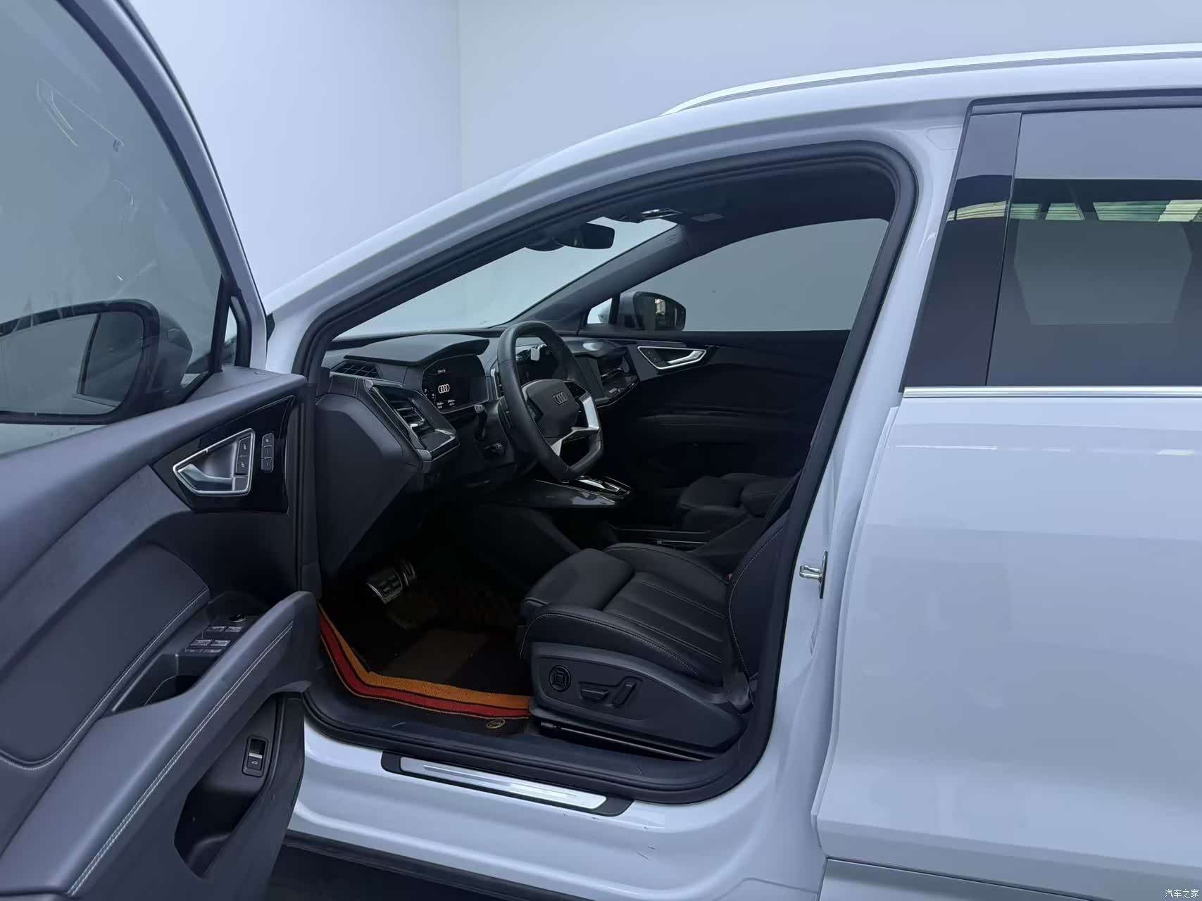 Audi Q4 e-tron, 2024 3
