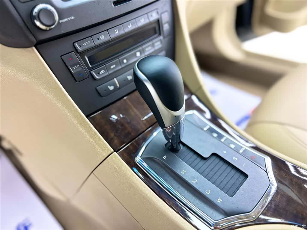 Roewe 750, 2014 14