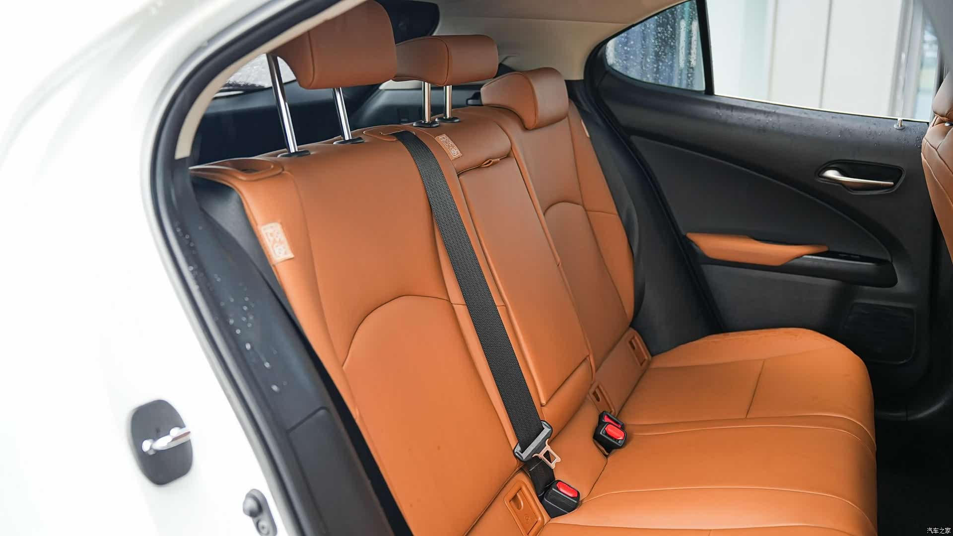Lexus UX, 2021 15