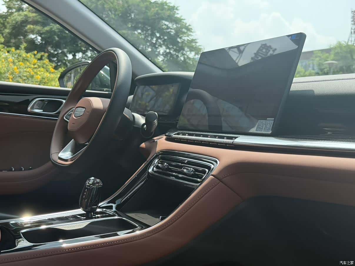 Geely Emgrand, 2025 16