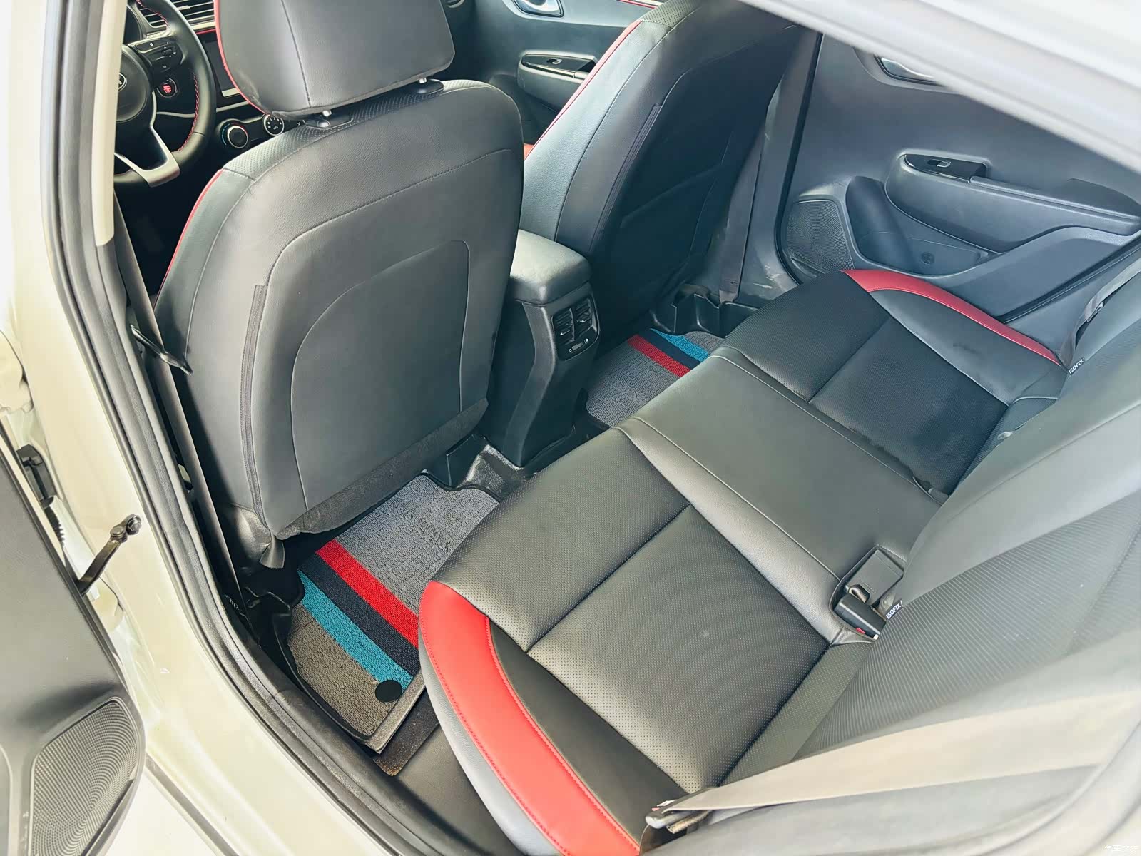 Kia KX, 2019 10