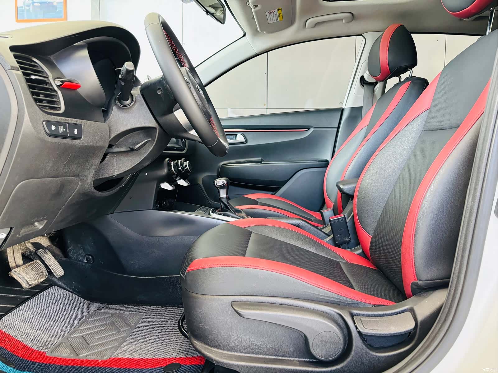 Kia KX, 2019 9
