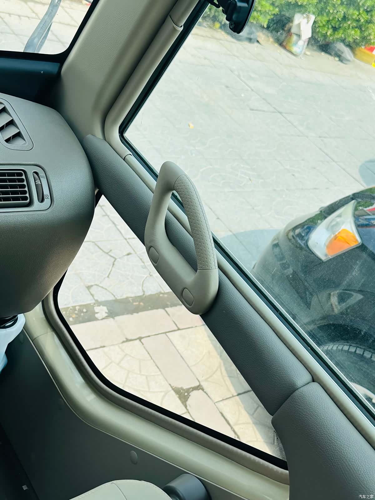 Toyota Coaster, 2016 21