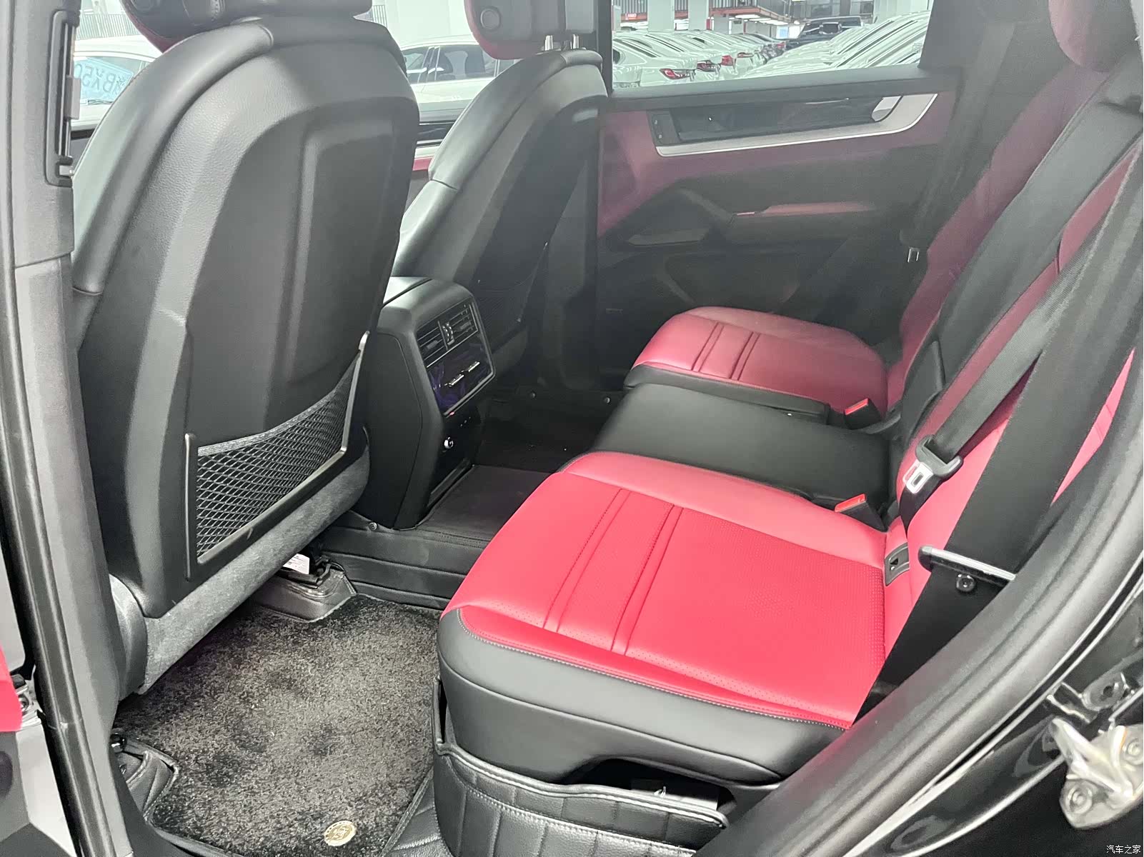 Porsche Cayenne, 2025 9