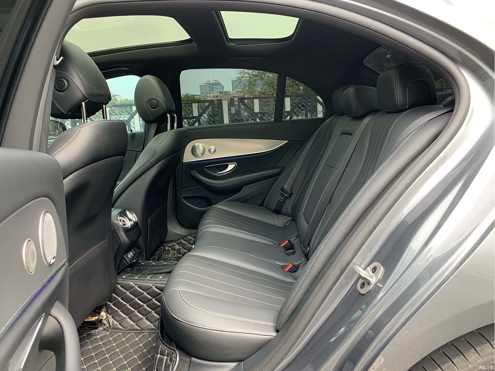 Mercedes-Benz E-Class, 2020 14