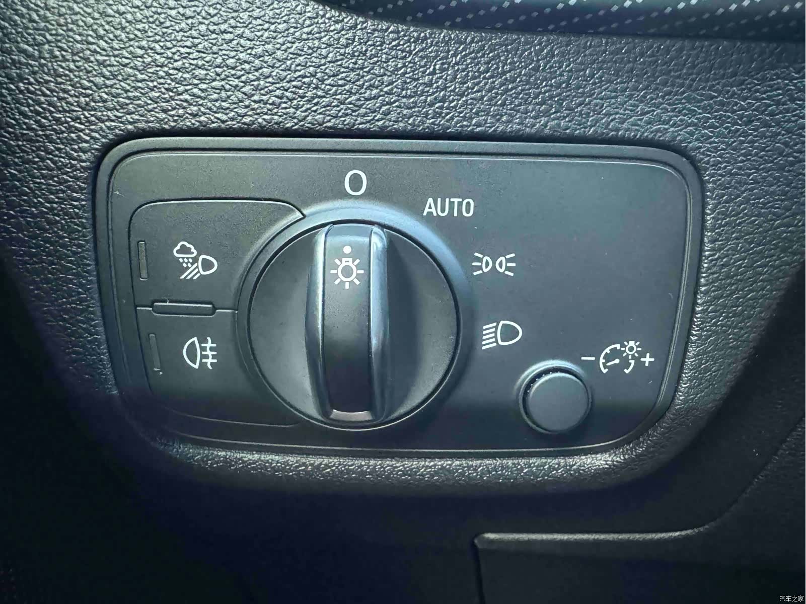 Audi Q2L, 2021 11