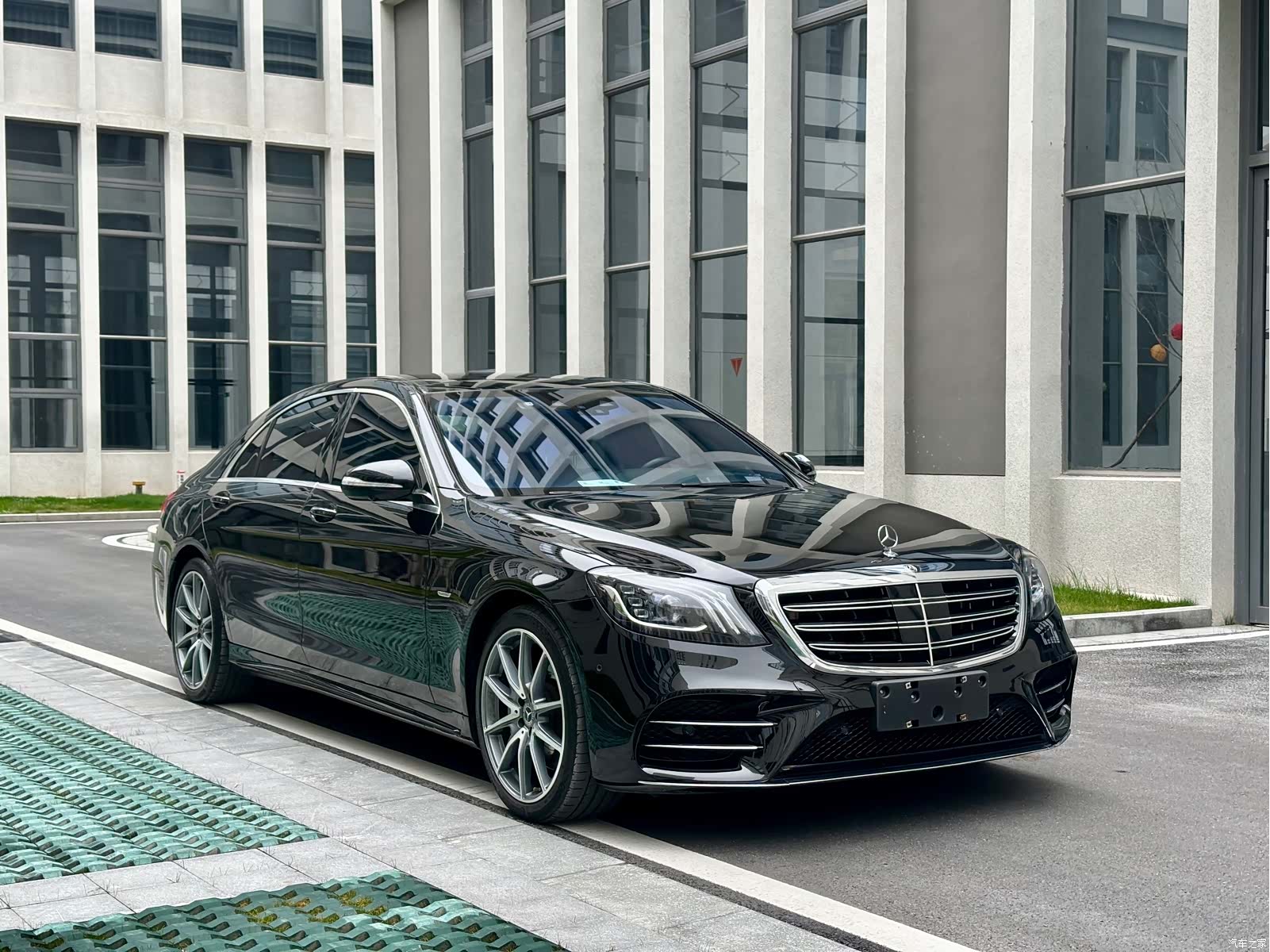 Mercedes-Benz S-Class, 2021 3
