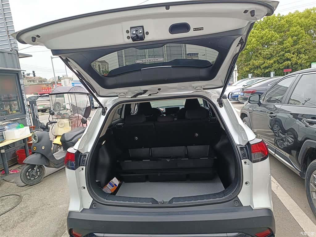 Toyota Frontlander, 2023 15