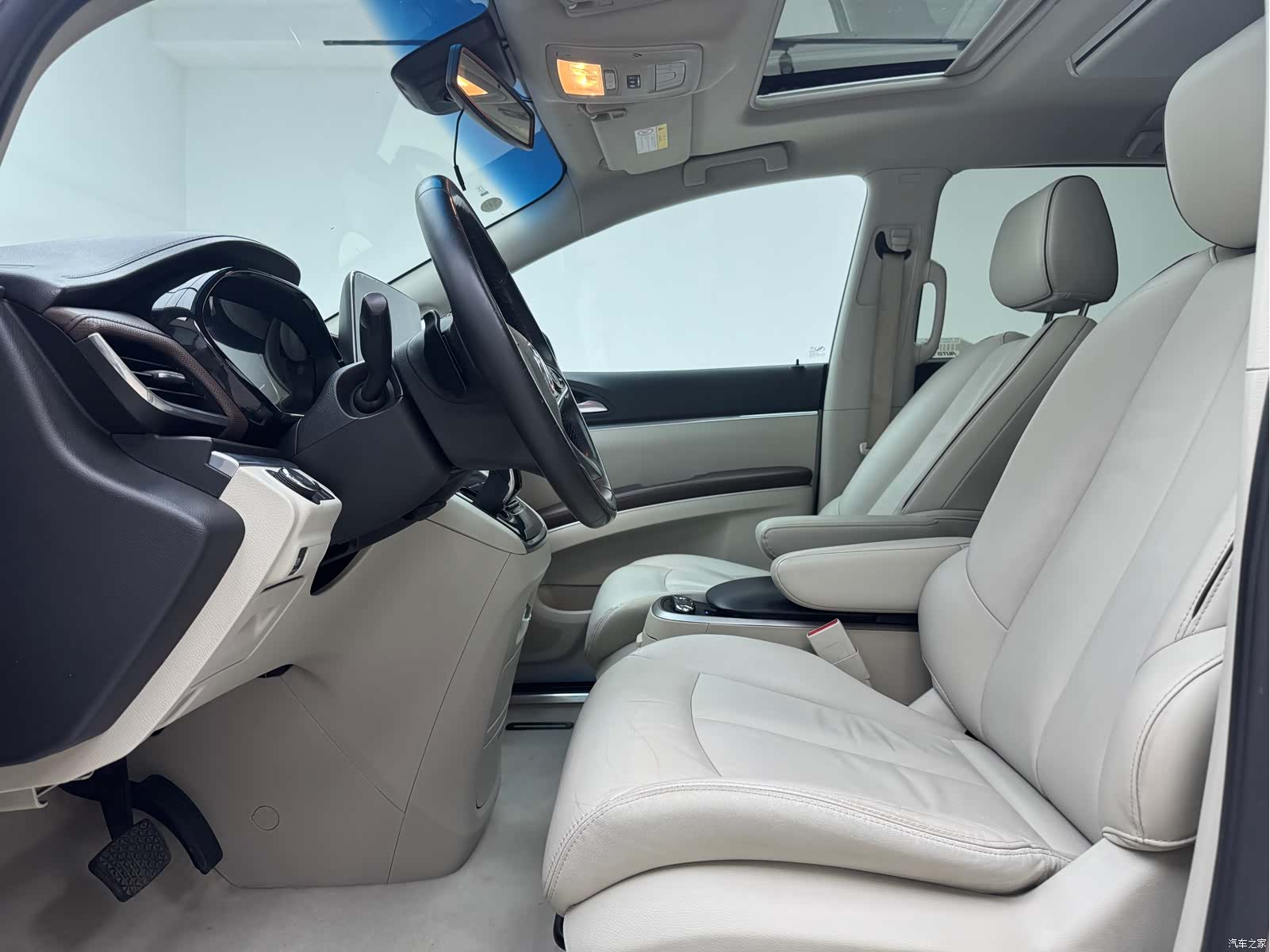 Buick GL8, 2020 все фото