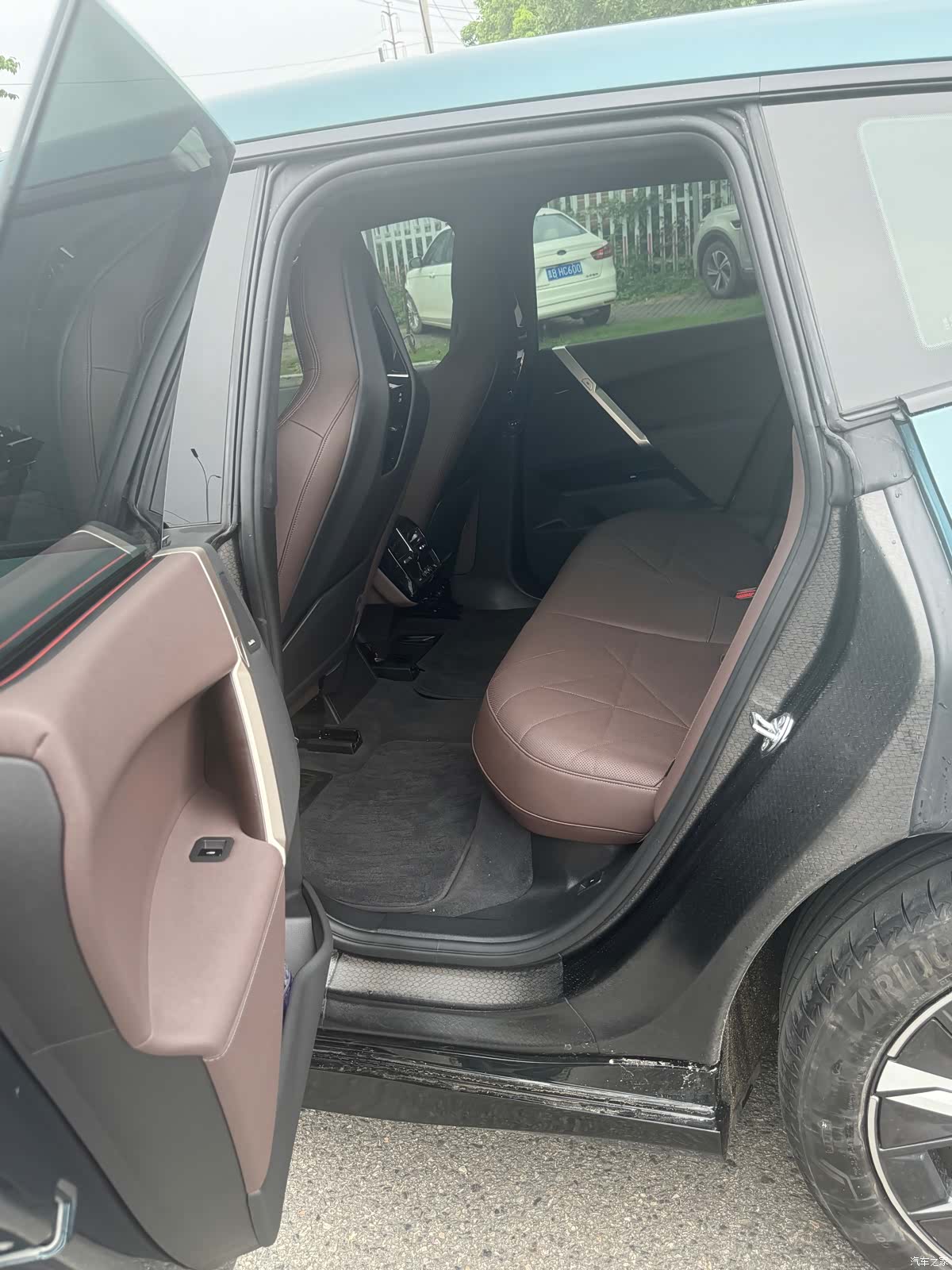 BMW iX, 2025 8