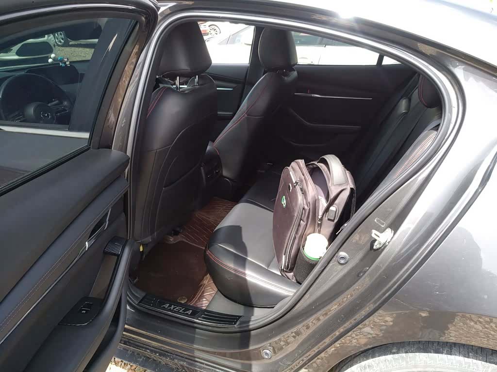 Mazda Mazda3, 2022 13
