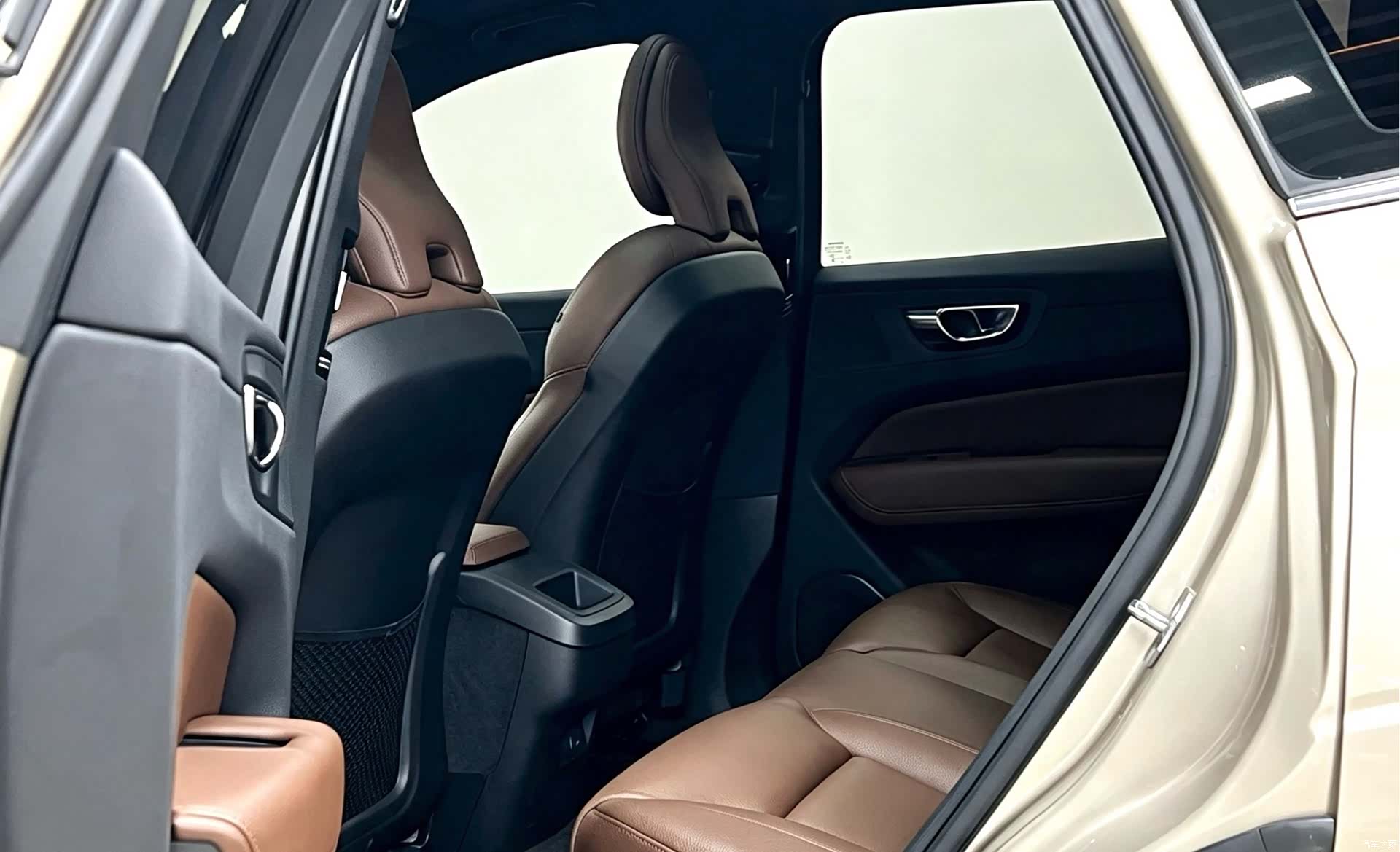 Volvo XC60, 2022 6
