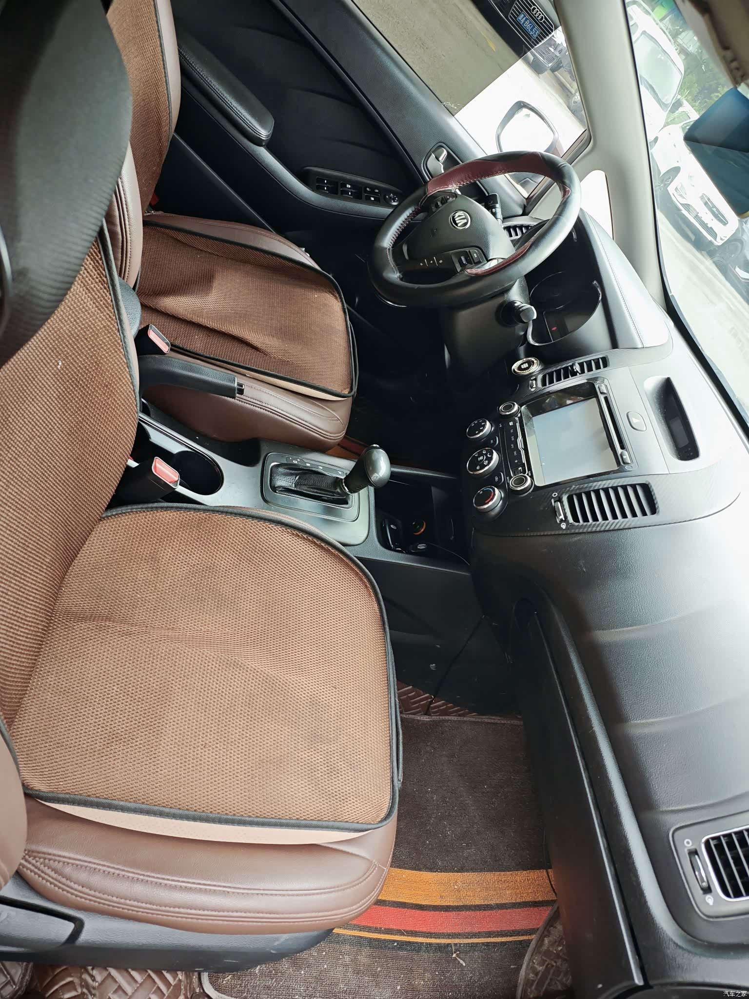 Kia K3, 2013 4