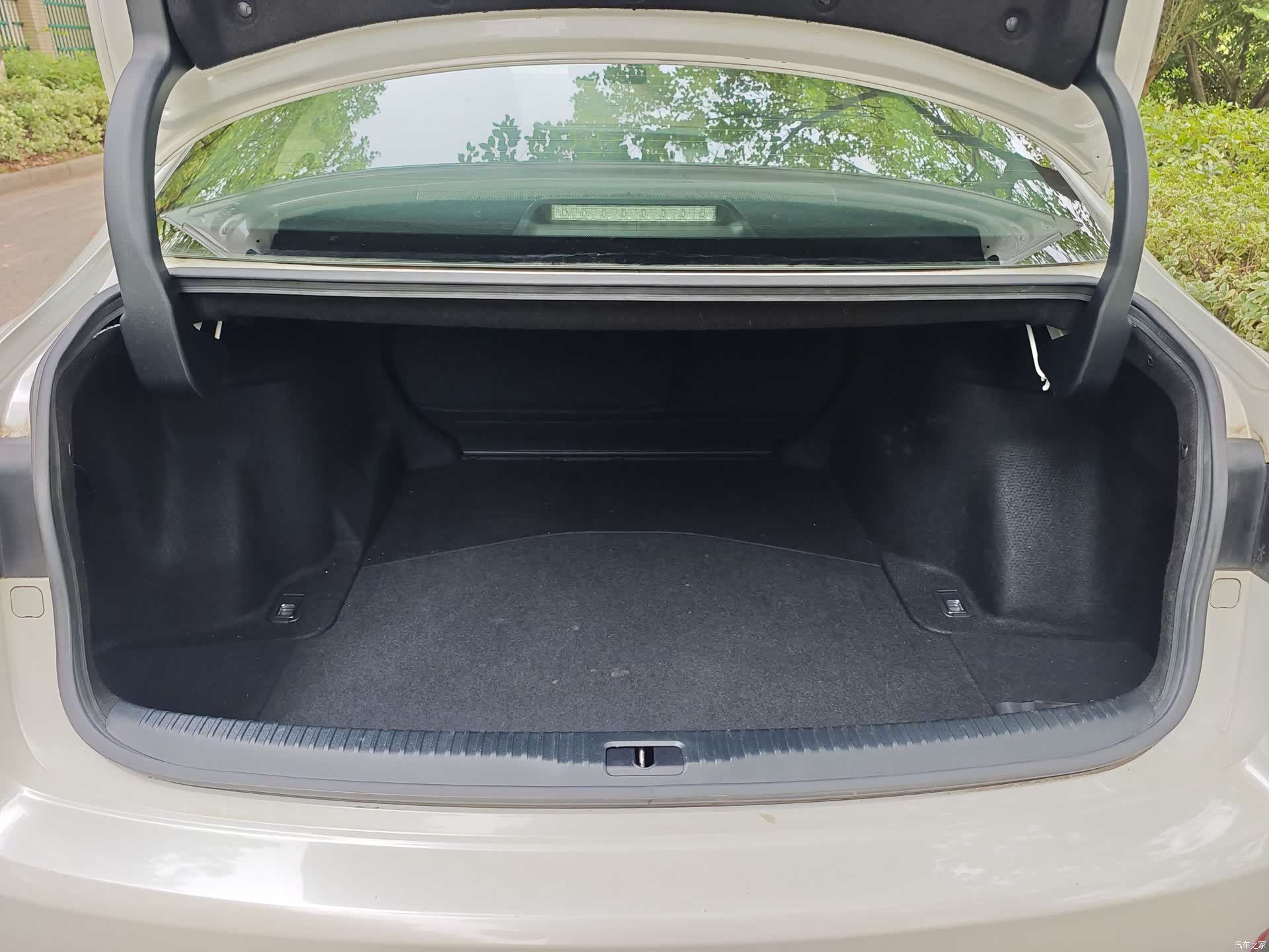 Lexus IS, 2019 14