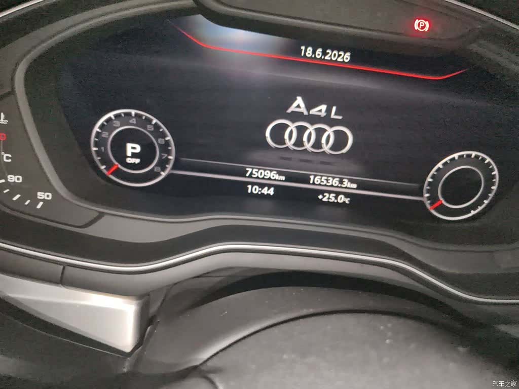 Audi A4L, 2019 все фото