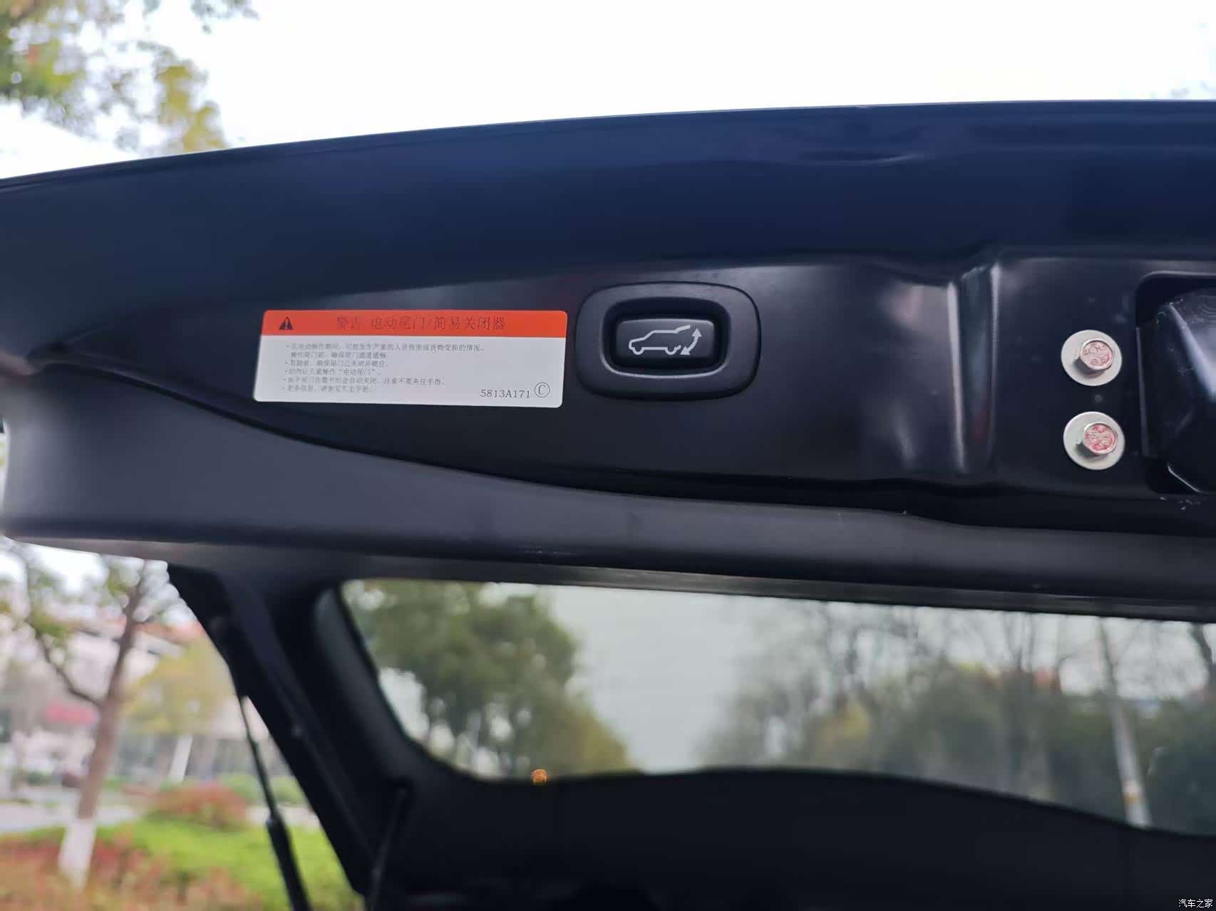 Mitsubishi Outlander, 2018 9