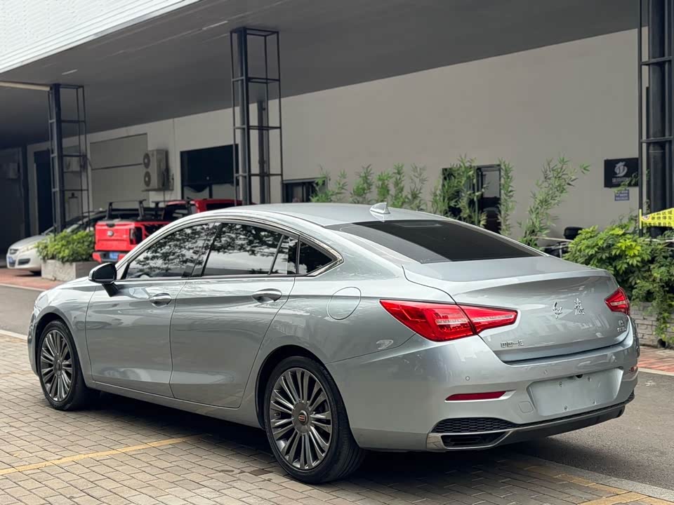 Hongqi H5