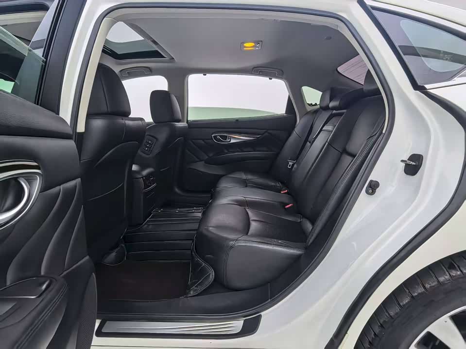 Infiniti Q70 Infiniti Q70
