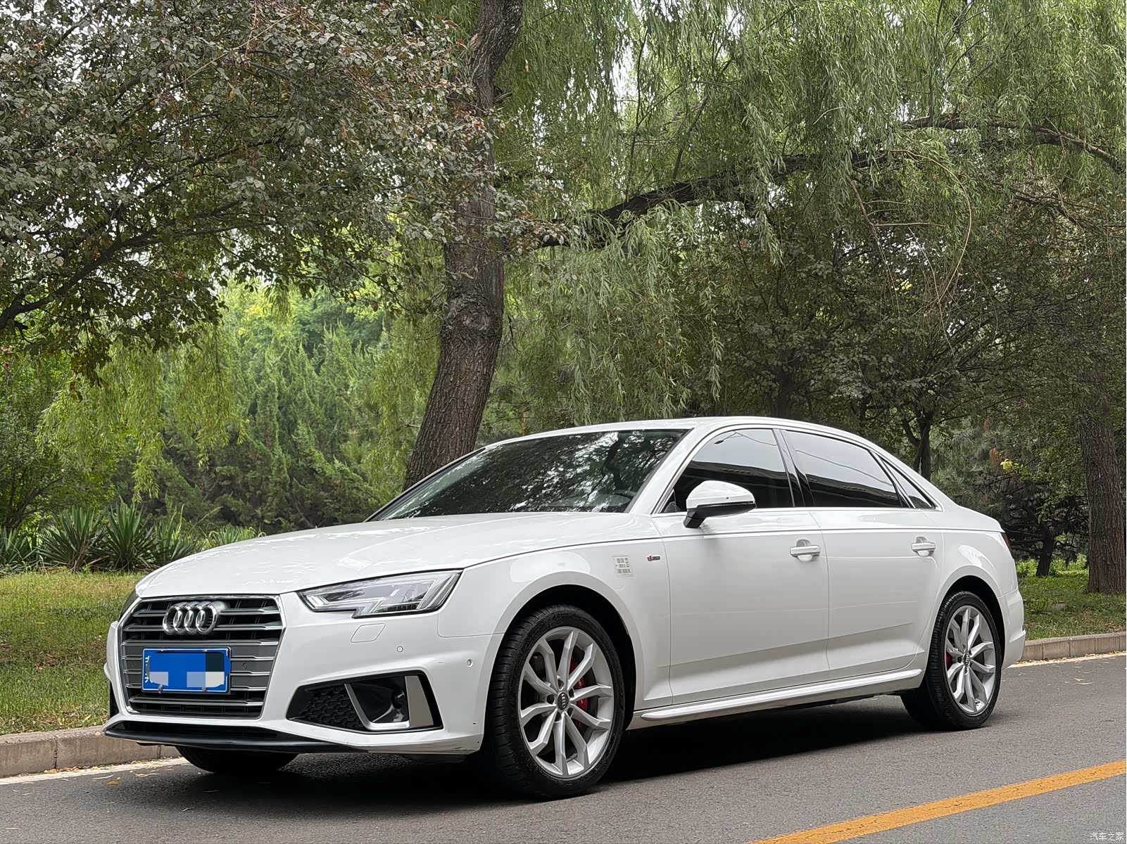 Audi A4L, 2019 1