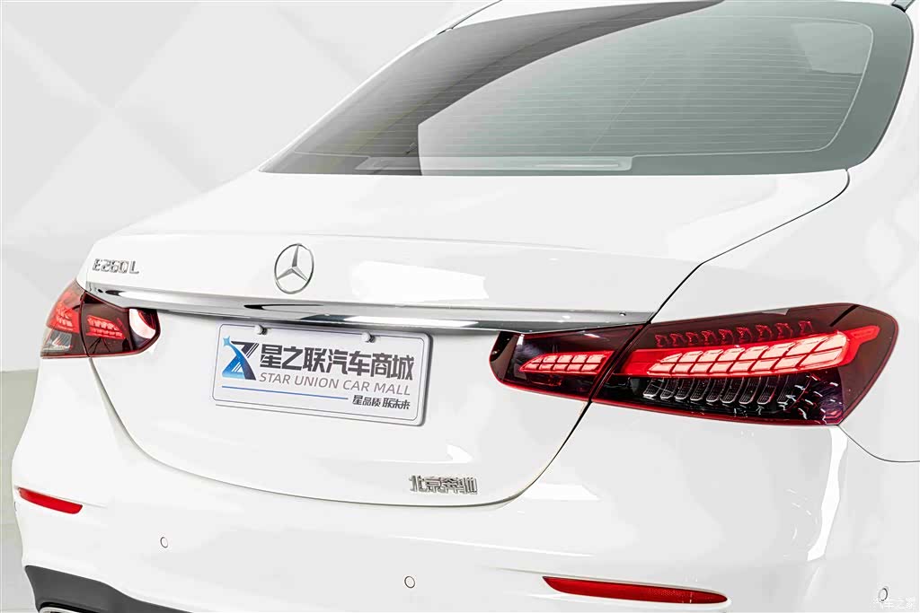Mercedes-Benz E-Class, 2024 8