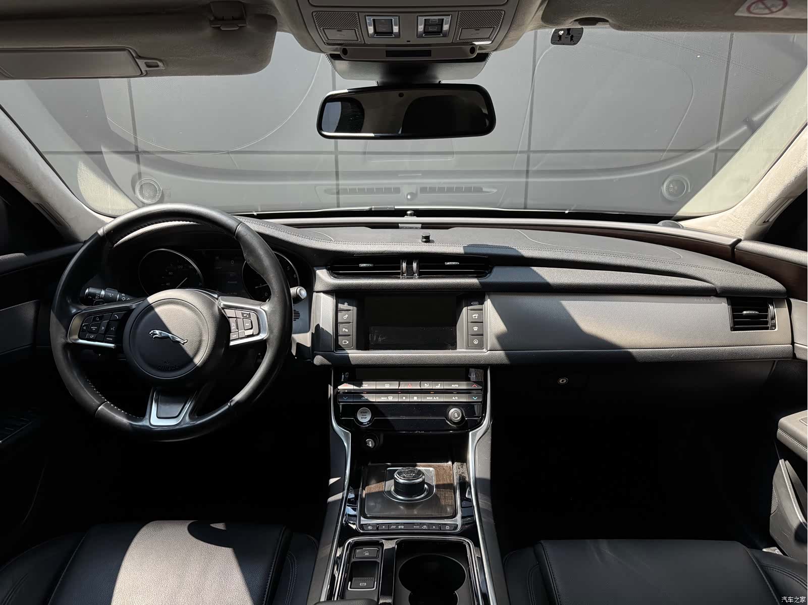 Land Rover XFL, 2017 27