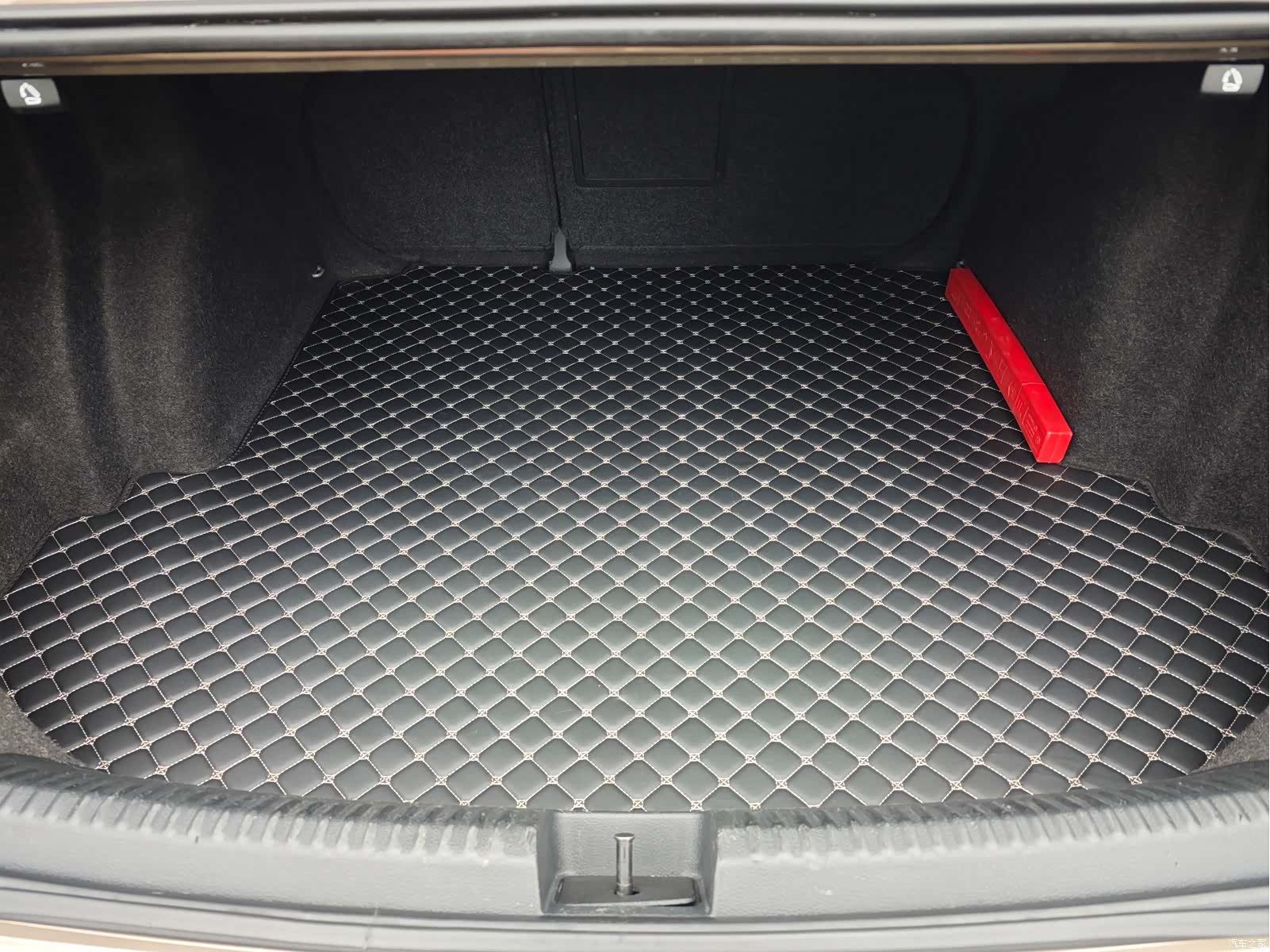 Volkswagen Sagitar, 2015 19