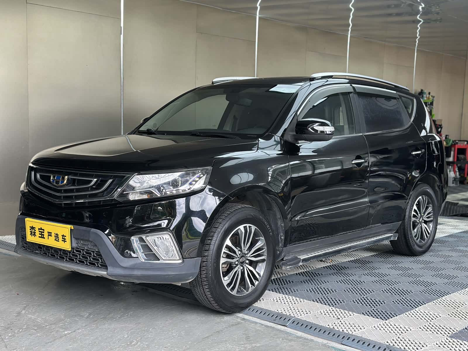 Geely X6, 2017 1