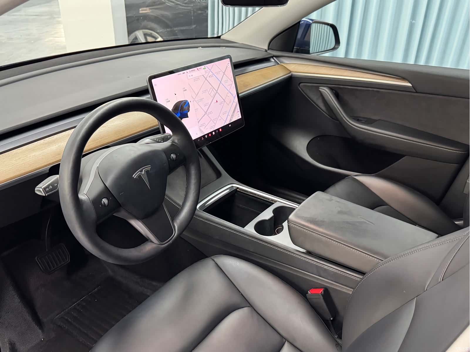 Tesla Model Y, 2021 3