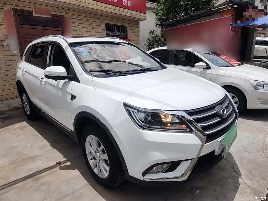 BAIC S6, 2016 4