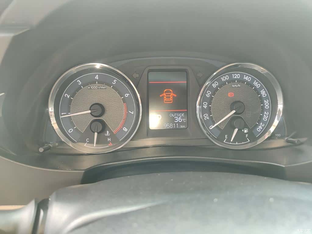 Toyota Corolla, 2015 12