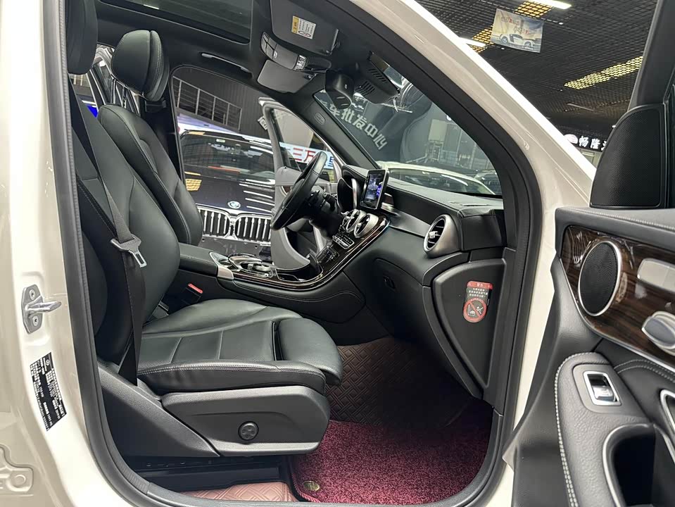 Mercedes-Benz GLC Mercedes-Benz GLC
