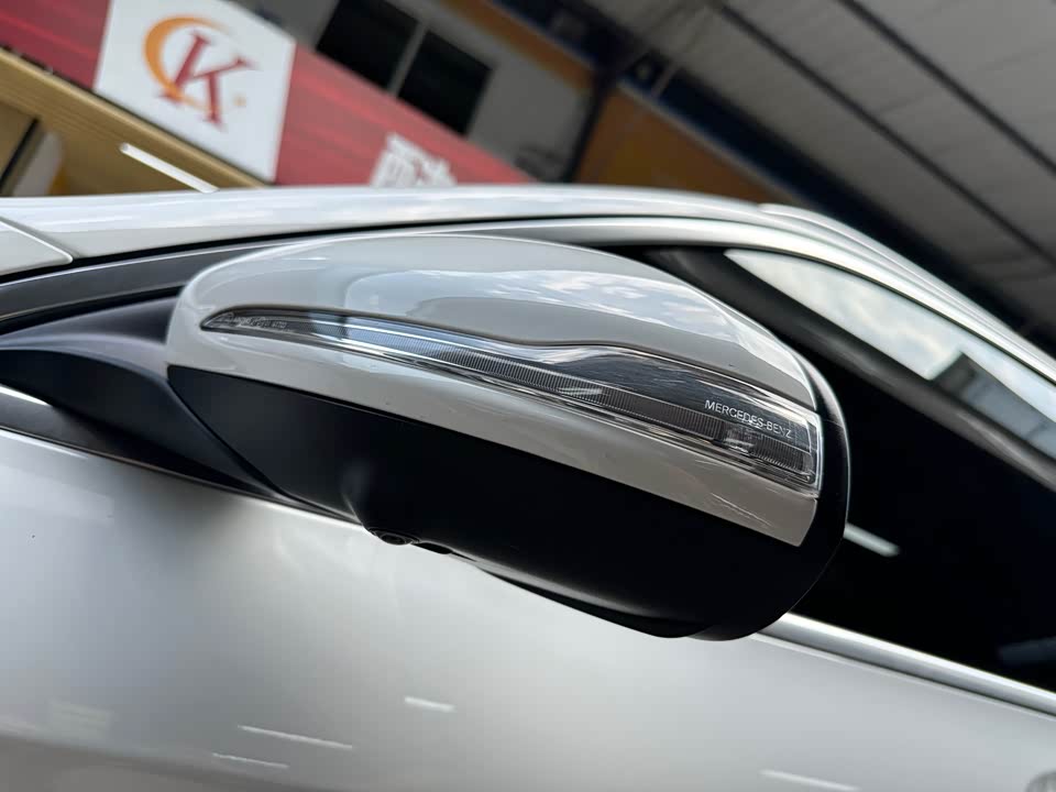 Mercedes-Benz GLC Mercedes-Benz GLC