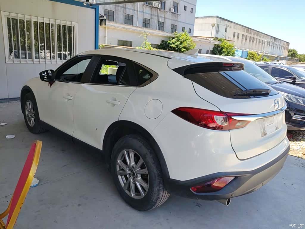 Mazda CX-4, 2018 все фото