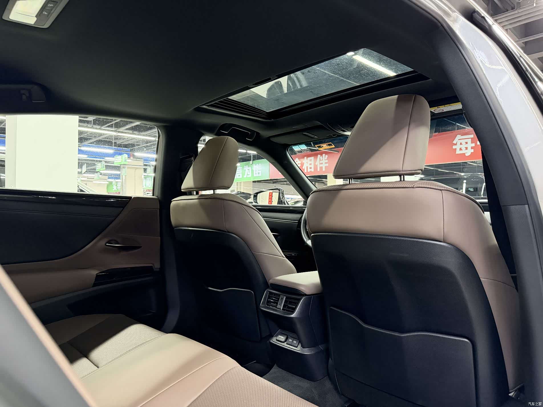 Lexus ES, 2024 9