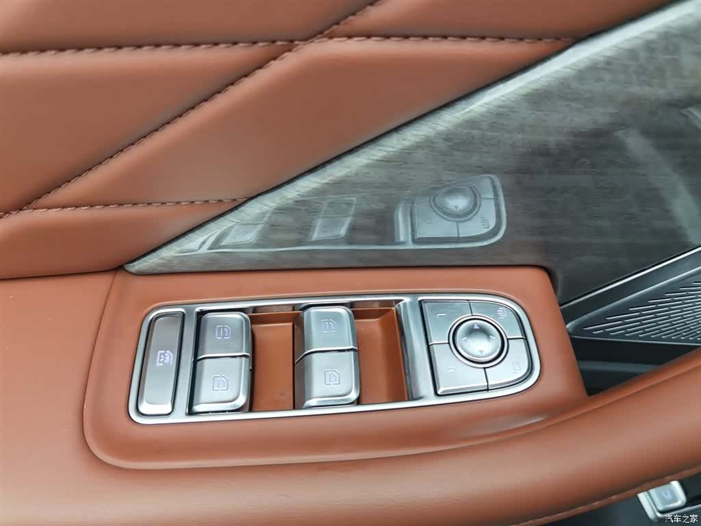 Hongqi HS7, 2024 9