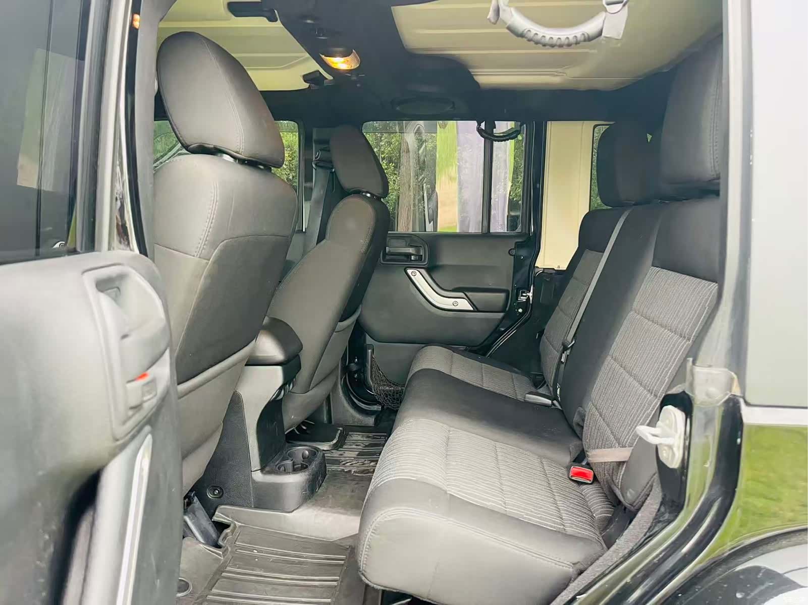 Jeep Wrangler, 2011 8